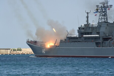 „Încă o zi neagră pentru marina rusă”: Ucrainenii au distrus o navă din ...