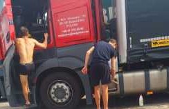 Reacţia neaşteptată a doi şoferi ucraineni în faţa unui român. „Mi s-a făcut ...