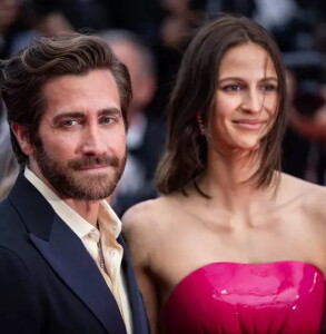 Cea mai urâtă rochie de la Cannes. Iubita lui Jake Gyllenhaal s-a făcut de râs ...