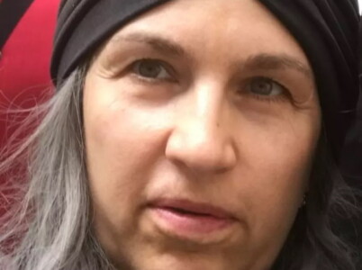 Așa arată azi fosta vedetă sexy din România! A dat aparițiile excentrice pe ...