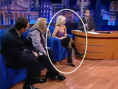 O înregistrare din anul 2000 face furori pe internet! Blonda din imagine, ...