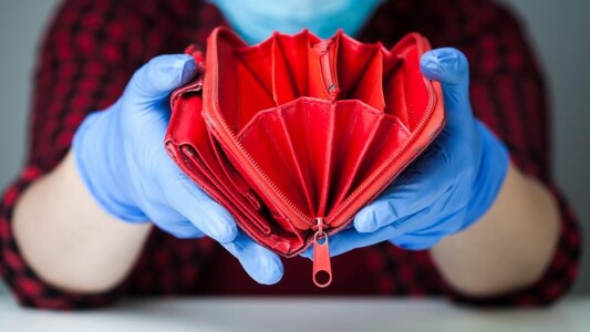 Cum se transformă șocul energetic de pe burse în scumpiri la raft