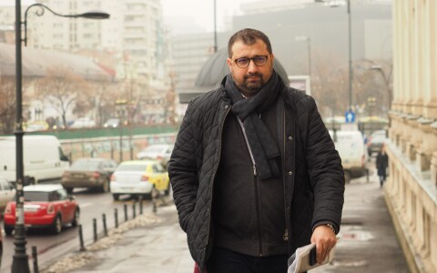 Ofițerul SRI îl „jumulea” de bani pe „Regele puilor” de la Crevedia. ...