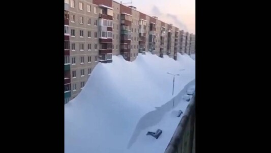 Zăpada a ajuns până la etajul 4 în Kamceatka: doi oameni au murit și ...