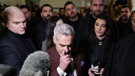 Ce semnifică gestul făcut de Călin Georgescu la Curtea de Apel București