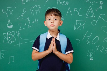 Religia în școli se predă ilegal, acuză profesorul Emil Moise, cel care a ...