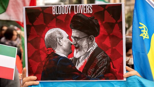 În doar două luni, Trump a eliminat doi aliați ai Kremlinului. Urmează ...