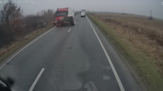 „Volanul s-a blocat în timpul depășirii”. Mărturia unui supraviețuitor ...