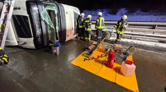 Șofer român de TIR scos prin parbriz pe autostrada A1 din Germania, după un ...