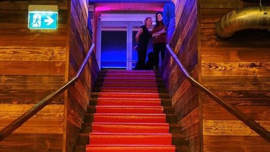 Cum arată spațiul de evacuare îngust al clubului din Crans-Montana prin ...