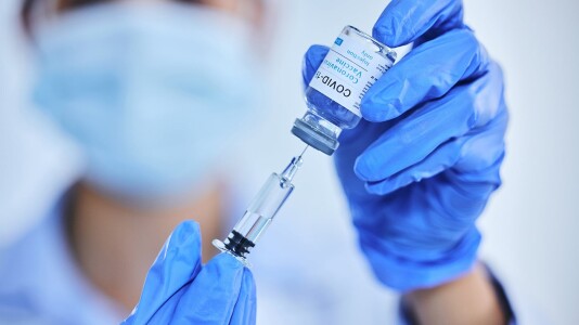 Medicul și asistentele din Prahova implicate în vaccinările „la chiuvetă” ...