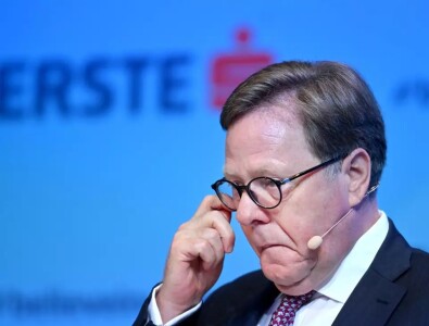 Șeful băncii austriece care deține BCR, mesaj pentru politicieni după ...