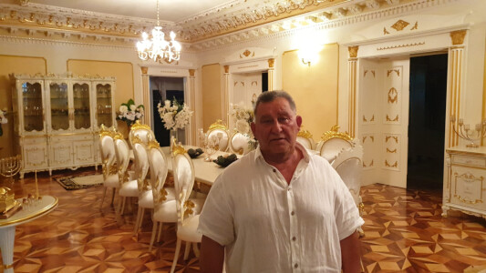 Clanul Momiță trebuie să elibereze Palatul Loga 52, „naționalizat” de ...