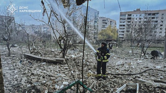 Moscova le arată rușilor că deține controlul asupra Kupiansk cu soldați ...