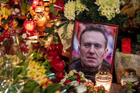 Trupul lui Aleksei Navalnîi a fost predat mamei sale, la peste o săptămână ...