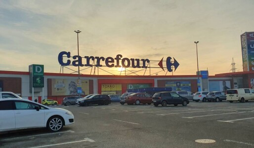 Frații Pavăl, proprietarii Dedeman, cumpără oficial Carrefour România. ...
