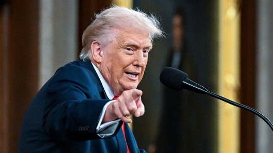 Donald Trump, atac fără precedent la aliații din NATO, pe care îi acuză de ...