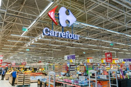 Ce au cumpărat de fapt frații Pavăl de la Carrefour. Tranzacția este în ...