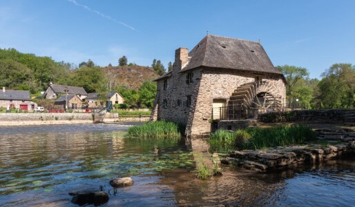 Doi soți au cumpărat o casă în care știu că vor fi inundați, dar nu regretă ...