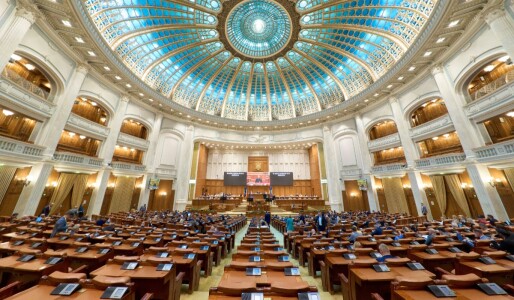 Live Text. Votul moțiunii de cenzură împotriva guvernului Bolojan, inițiată ...