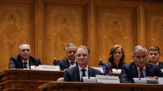 Agheasmă, tămâie, un ministru huiduit și cascade de reproșuri. Guvernul ...