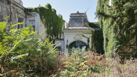 Palatul de 4,4 milioane de euro care se prăbușește în centrul ...