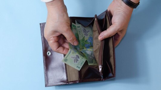 Pensie anticipată fără penalizări: reducerile speciale de care beneficiază ...