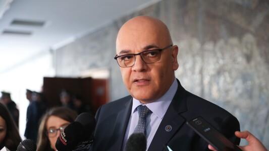 Raed Arafat a fost inculpat oficial în dosarul de cotrabandă cu un ...