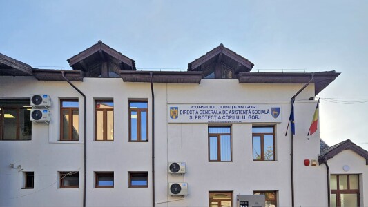 Zeci de angajați la Protecția Copilului, dați în judecată pentru a restitui ...