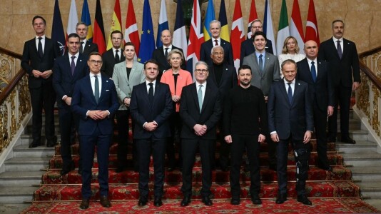 Ucraina vrea să primească o sumă de bani de la fiecare țară NATO. Cine se ...