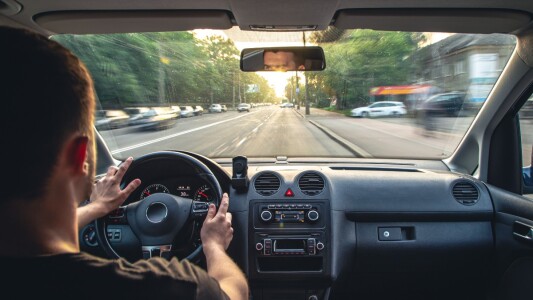 Cât costă cu adevărat să-ți conduci mașina 100 de km. Ce alte cheltuieli ...