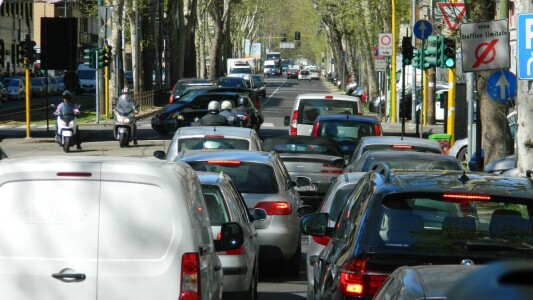 Mașinile diesel Euro 5 nu mai au voie să circule de la 1 octombrie 2026 în ...