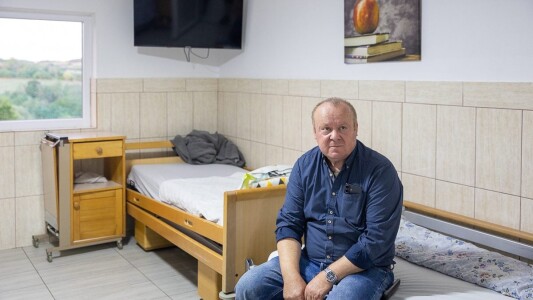Întâmplări bizare din azilele lui Viorel Paşca, povestite chiar de el: ...