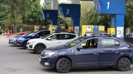 Cât costă un litru de benzină și motorină, vineri, 23 octombrie 2026, în ...