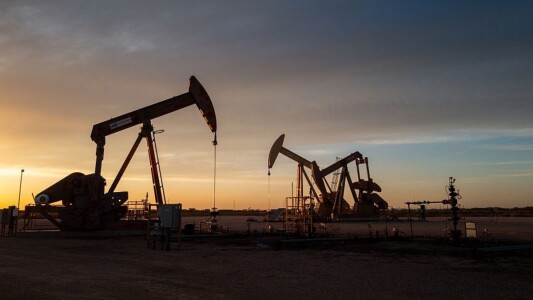 Europa a acceptat să-și elibereze petrolul din rezervele strategice pentru ...