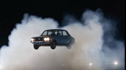 Dacia 1300 zburătoare a lui „Nea Ghiță”, virală pe internet, în stil Tesla ...