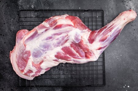 Cât costă 1 kg de carne de miel în Lidl, Kaufland, Auchan și Selgros ...