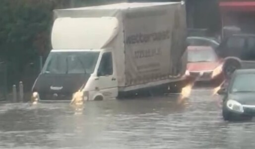 DN1 este inundat și blocat pe sensul Ploiești – Brașov pe două tronsoane, ...