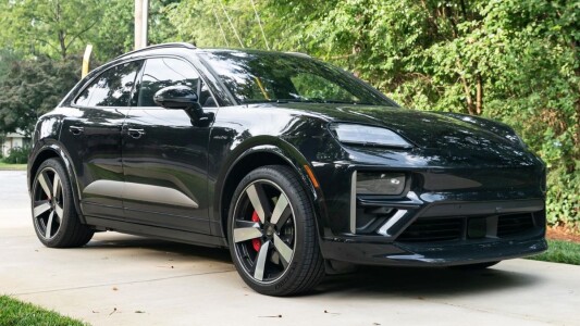 Un Porsche electric de 146.000 de dolari a pierdut aproape o treime din ...
