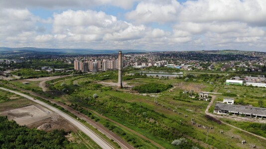Costul boom-ului imobiliar pe fostele fabrici comuniste: zeci de mii de ...