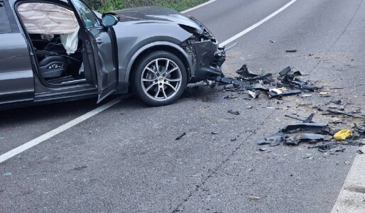 Bolid Porsche Macan, implicat într-un accident grav pe Valea Oltului. ...