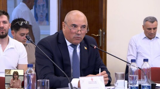 Coaliția interesului la Iași: PNL și PSD țin „în brațe” un consilier AUR, ...
