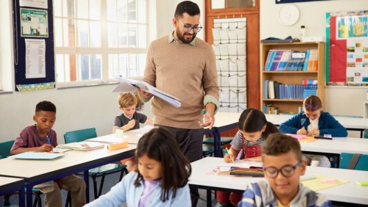 Vouchere de vacanță 2026: profesorii pot depune cereri pentru 800 de lei ...