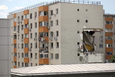 Locatarii blocului care a explodat în Rahova acum 9 luni și-au pierdut ...