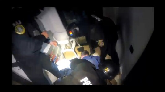 Momentul în care bărbatul din Neamț este împușcat mortal de luptătorii SAS: ...