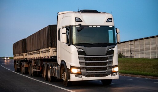Un camion românesc a parcurs 5 kilometri în 3 luni, după ce a preluat marfa ...