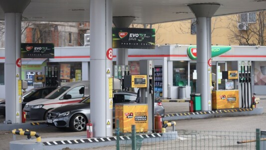 Cât costă un litru de benzină și motorină, duminică, 25 octombrie 2026, în ...