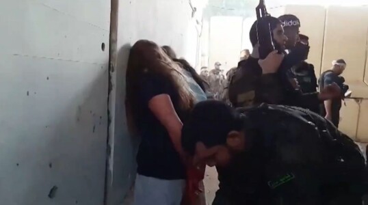 VIDEO. Imagini oribile din timpul răpirii a șapte femei-soldat israeliene, ...