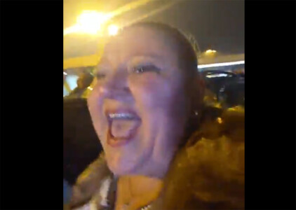 Diana Șoșoacă a dat petrecere lângă ambasada Ucrainei cu mici, artificii și ...