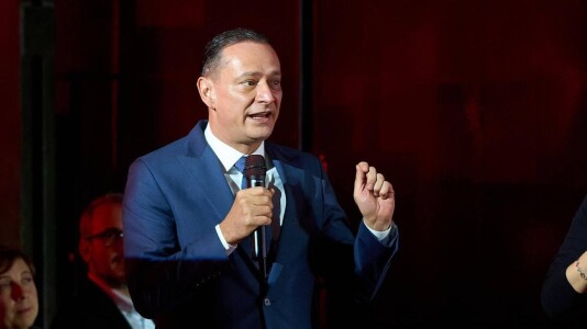 Daniel Băluţă spune că Guvernul Bolojan va „pulveriza autorităţile locale” ...